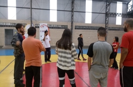 Sábado de capoeira, surf e stand up paddle  