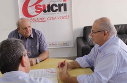 Cermoful e Esucri firmam parceria; associados da cooperativa terão desconto na faculdade