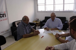 Cermoful e Esucri firmam parceria; associados da cooperativa terão desconto na faculdade
