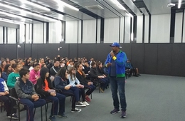 Medalhista olímpico Edson Luciano palestra no Escolas na Acic