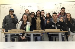 Acadêmicos de Psicologia realizam orientação profissional com alunos do ensino médio