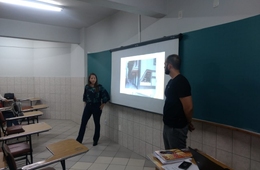 Arquiteta Cíntia Dutra palestra para acadêmicos