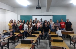 Arquiteta Cíntia Dutra palestra para acadêmicos