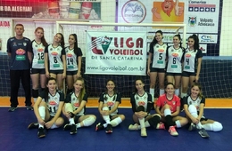 Vôlei Feminino da Apav Forquilhinha disputa final de categoria do Campeonato da Liga Voleibol de Santa Catarina neste domingo