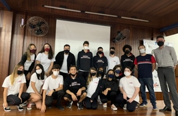 Estudantes do Colégio Universitário trocam experiências com advogado Luiz Eduardo Conti