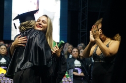 Formatura: Esucri/Uniasselvi formam profissionais em nove áreas de atuação 