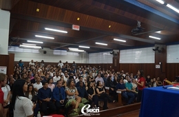Concluintes de 2018/2 participam de formatura em gabinete