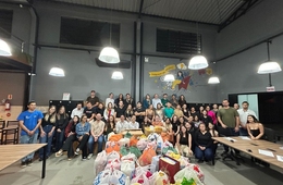 Acadêmicos de Administração da Esucri desenvolvem projeto beneficente de Páscoa