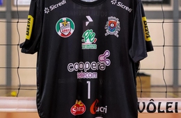 Vôlei de Forquilhinha celebra entrega de uniformes e conquista vitórias em competições estaduais